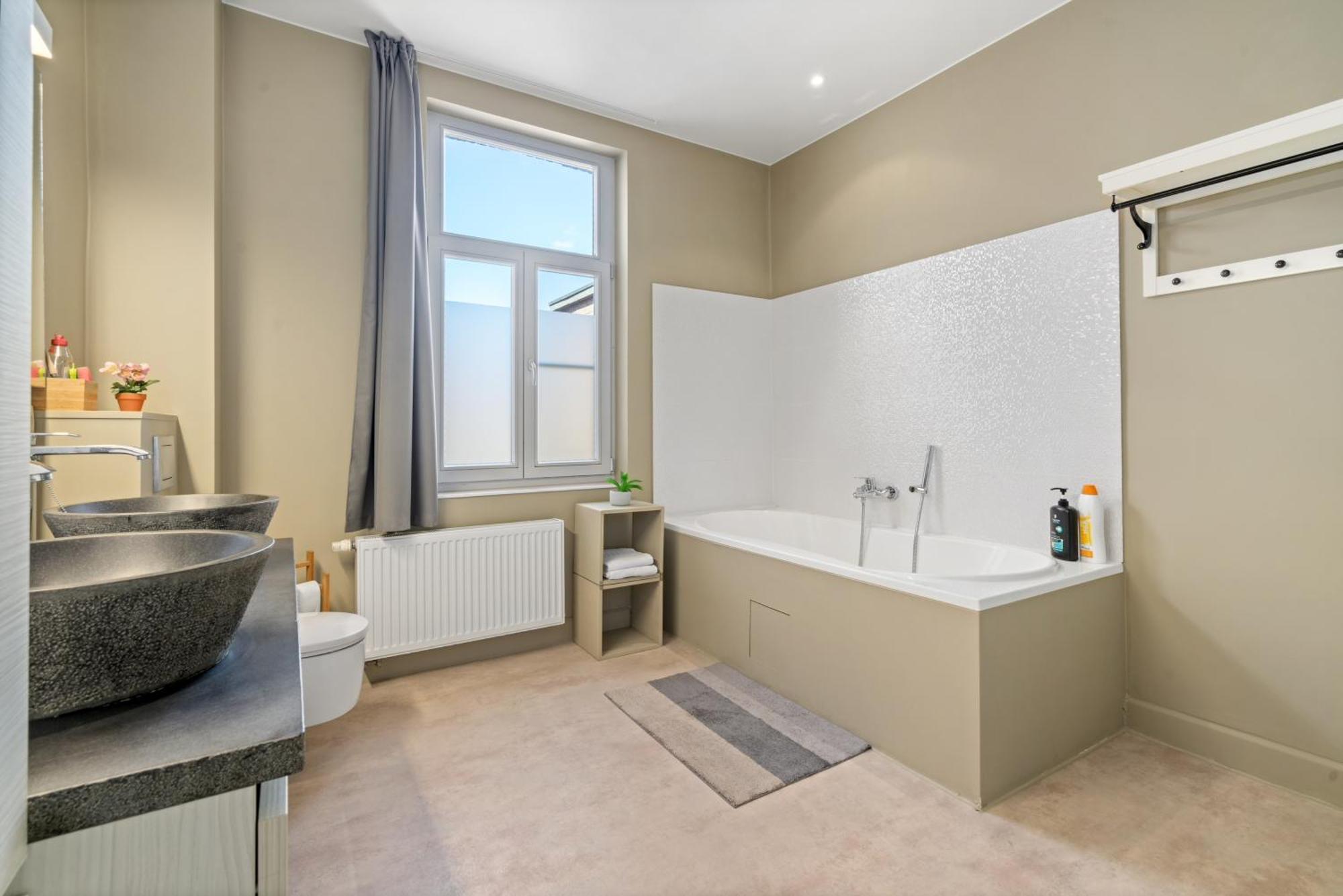 Spacious Guest Suites Near Historic Market - 5 Min Walk Bruges Exterior photo